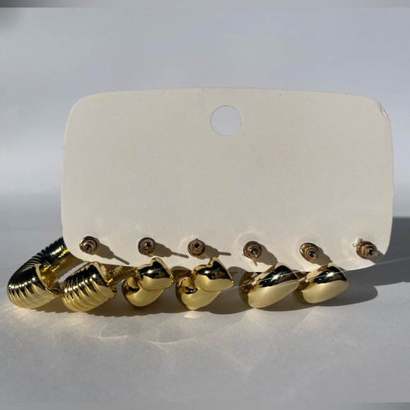 Brand New Elegant Gold Earrings - Picture 3 of 8